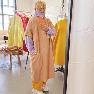 The Nati, Stay Cozy Dress - Camel color with yellow zipper